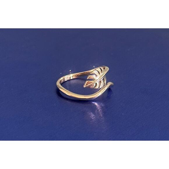 Bronze Adjustable Monstera Leaf Ring - Picture 2 of 3